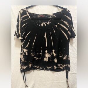 Hippie-ish black and white tie dye shirt. Flowy and soft. Off the shoulder.